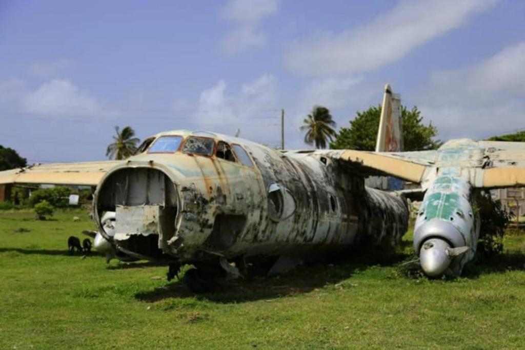 Grenada, Soviet Plane Wreckage