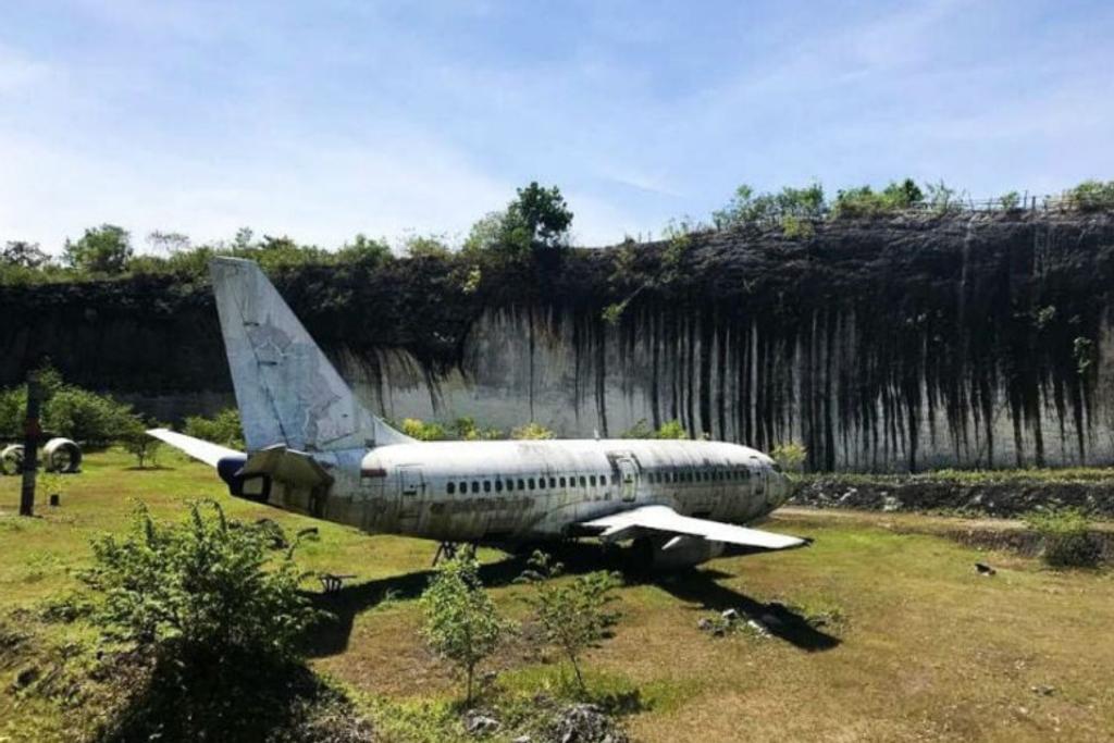 Boeing 737 Bali Wreckage