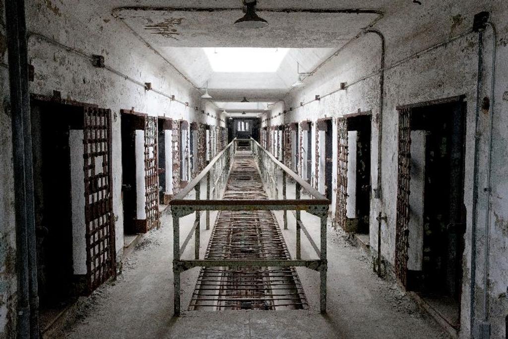 abandoned prisons around america