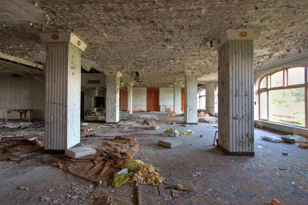 Abandoned Hotel Buck Hill