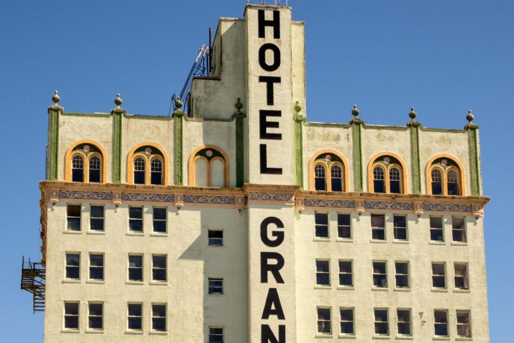 abandoned motels, vacant hotels