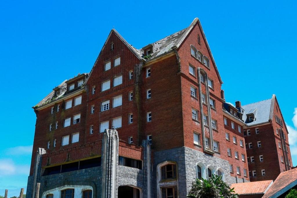 mysterious hotels, haunted motels
