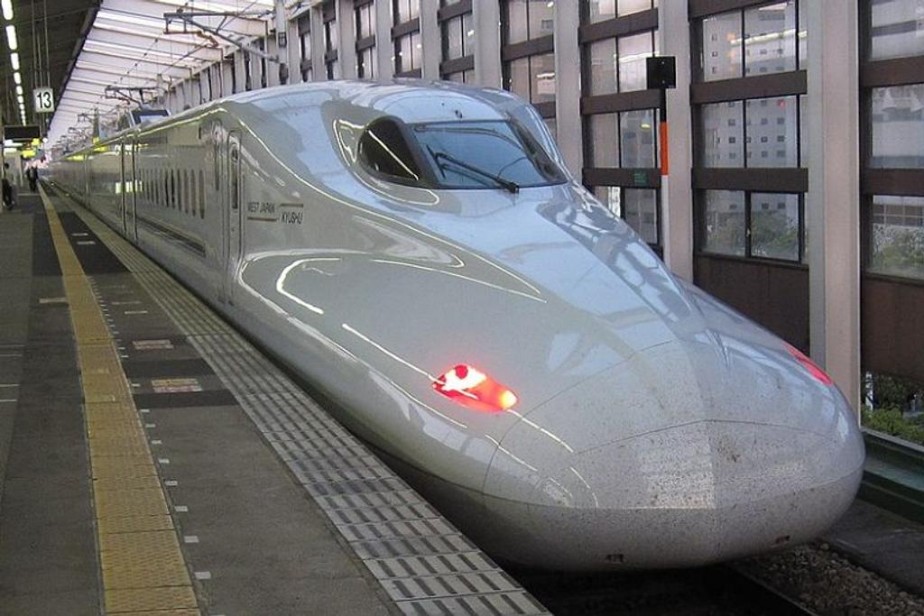 fastest train manufacturer Shinkansen 

