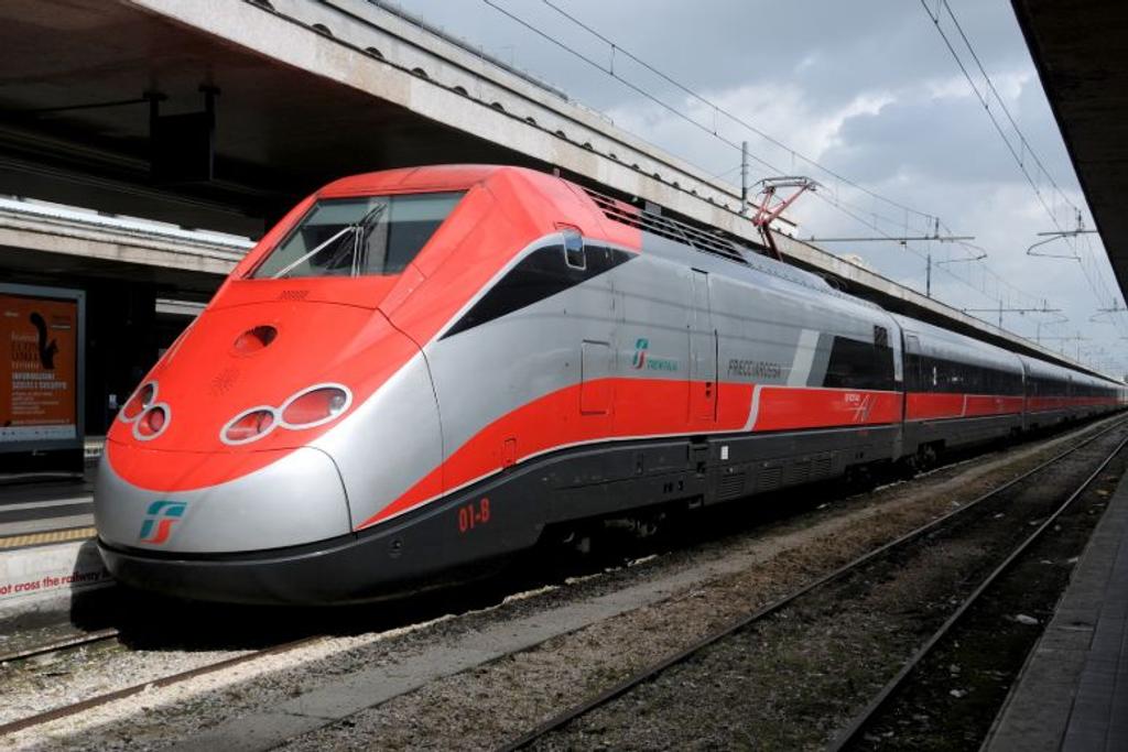 fastest train manufacturer italy
