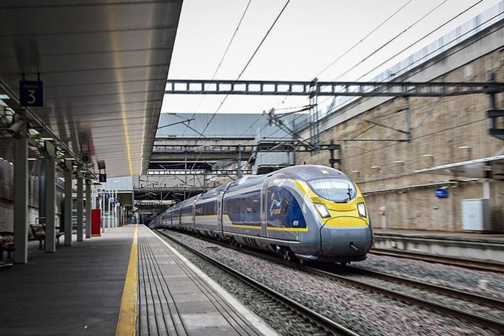 fastest train Eurostar europe
