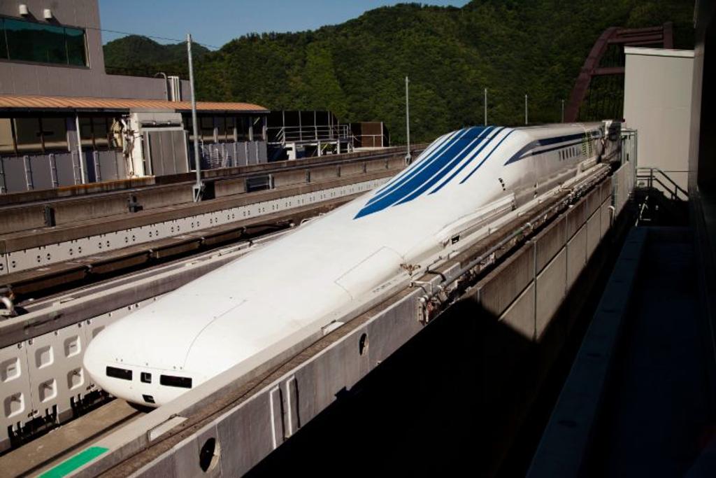 world's fastest trains japan