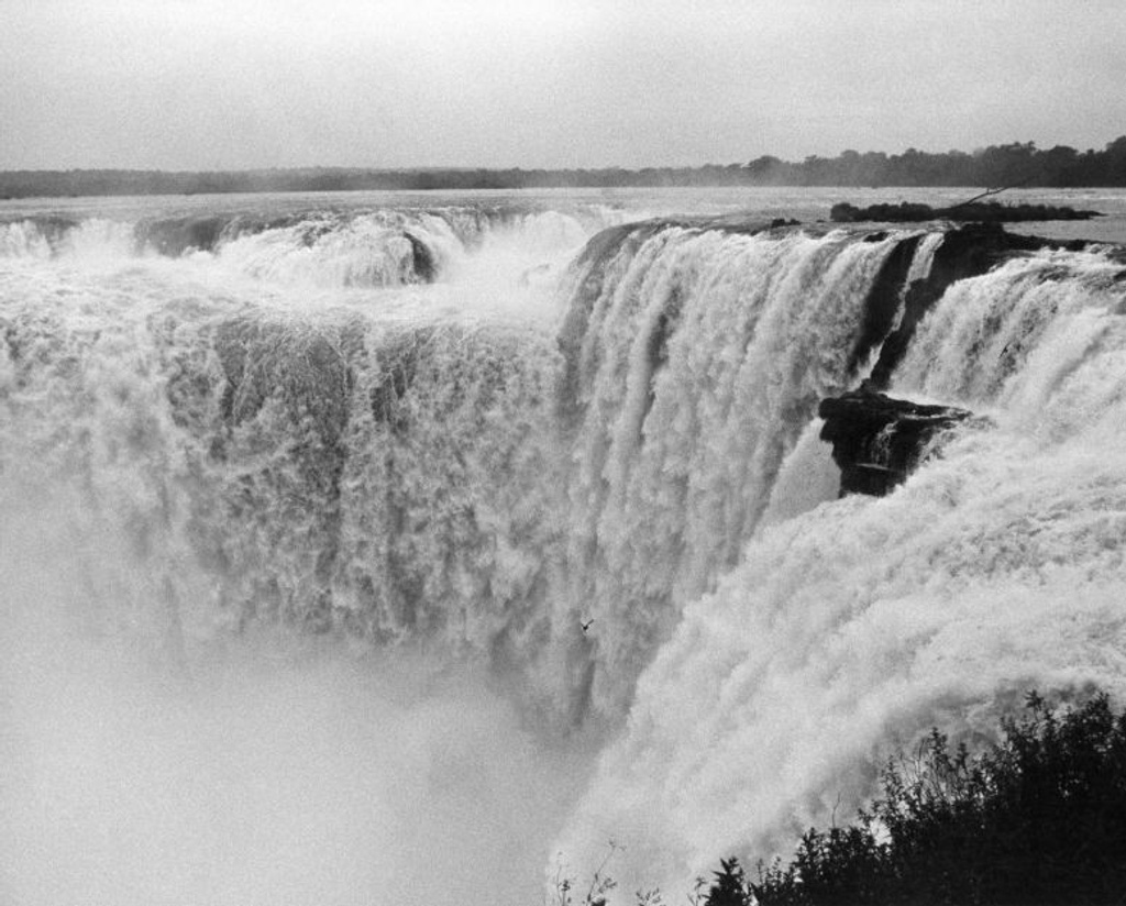 guaira falls brazil water