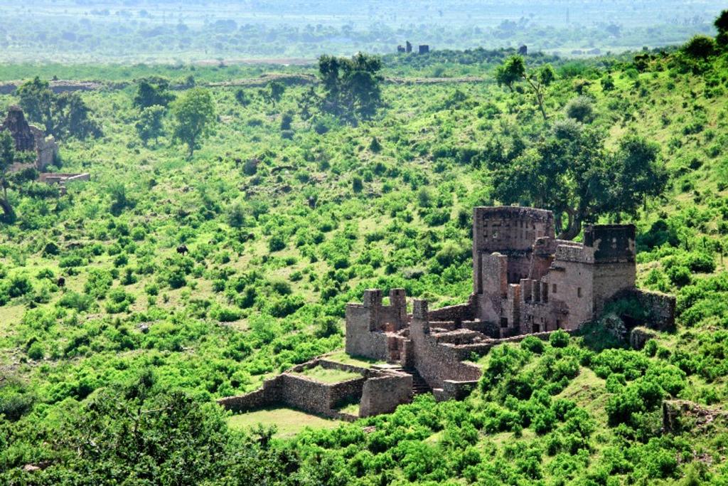 Bhangarh Fort, Haunted Places