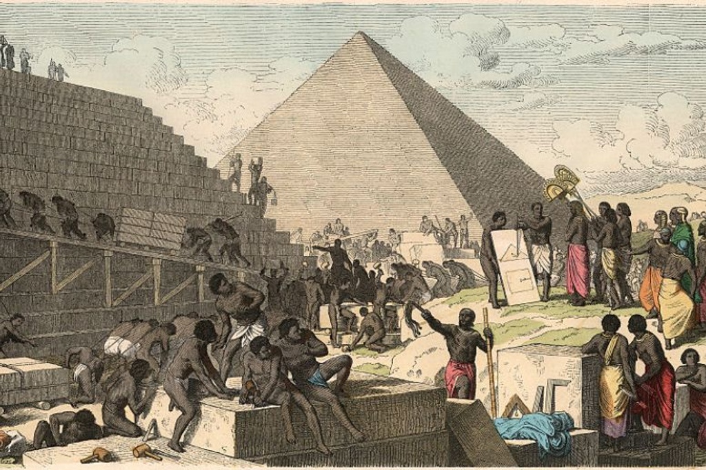 skilled workers egypt pyramid