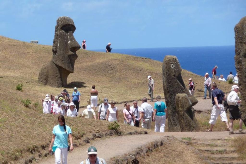 easter island statue history