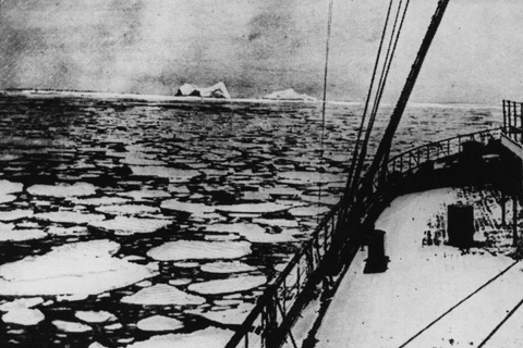 titanic sinking iceberg history
