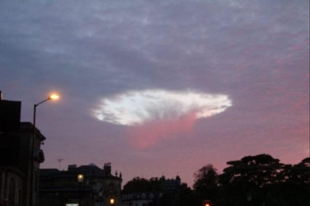 storm signs clouds UFO