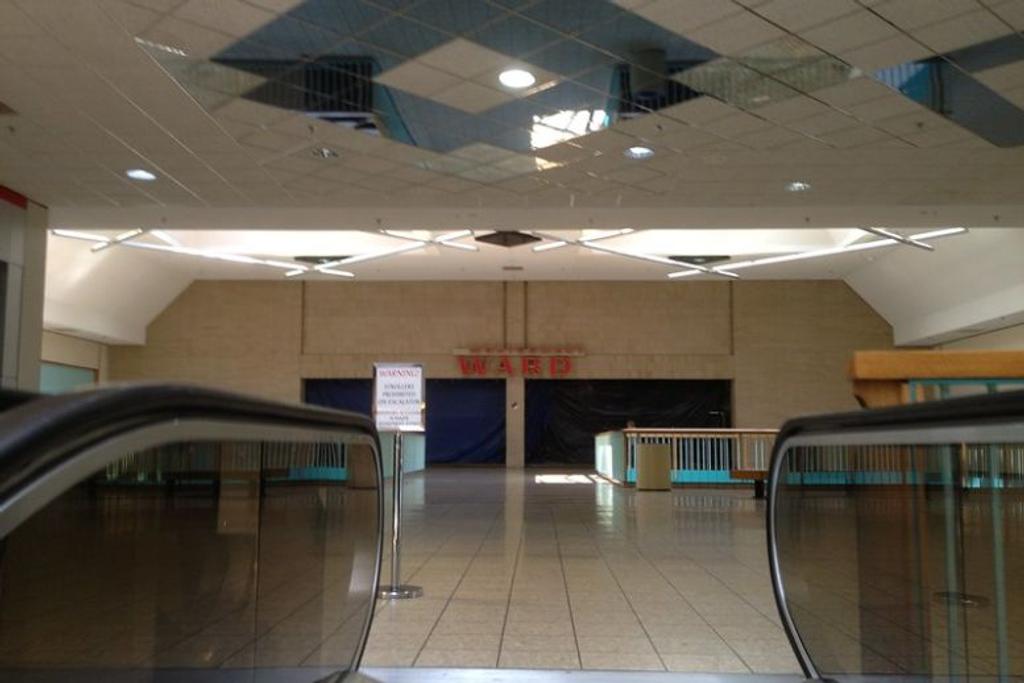 abandoned mall metro north