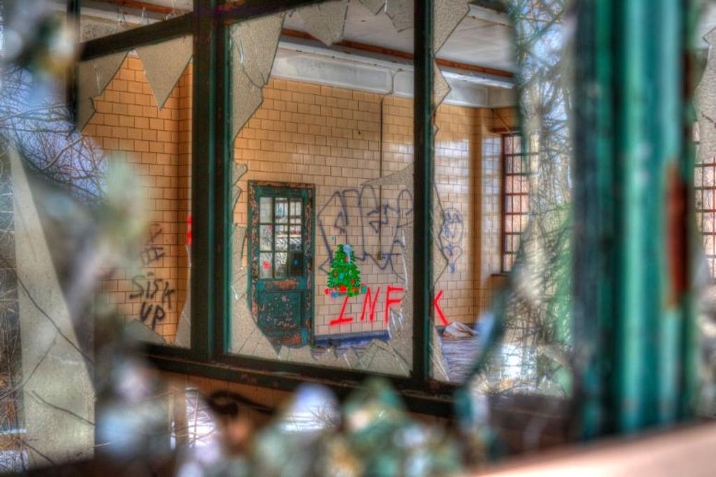 abandoned asylum New York
