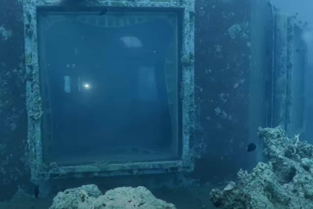 Underwater, Restaurant, Abandoned, Footage