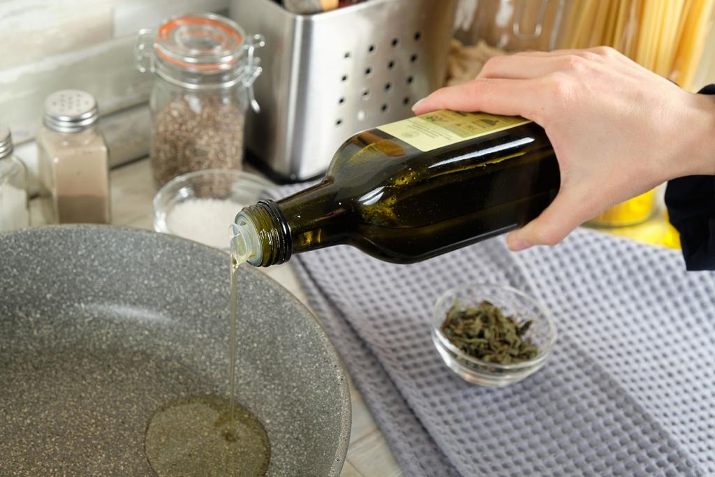 olive oil cooking pan