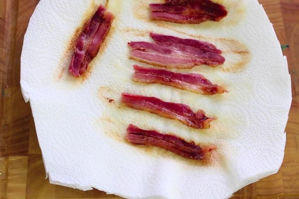 Bacon Crispy Microwave Hack
