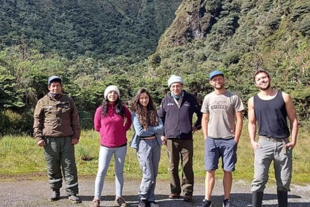 Biologists Ecuador Rainforest Species