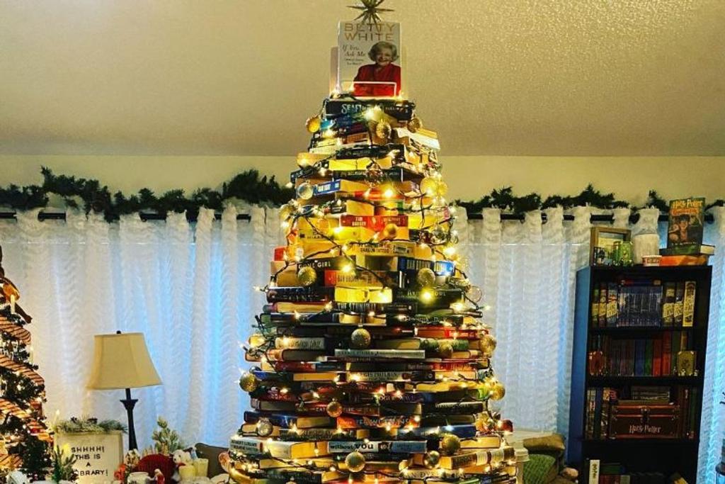 Christmas diy book tree