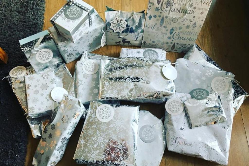 christmas gift wrap recycled 