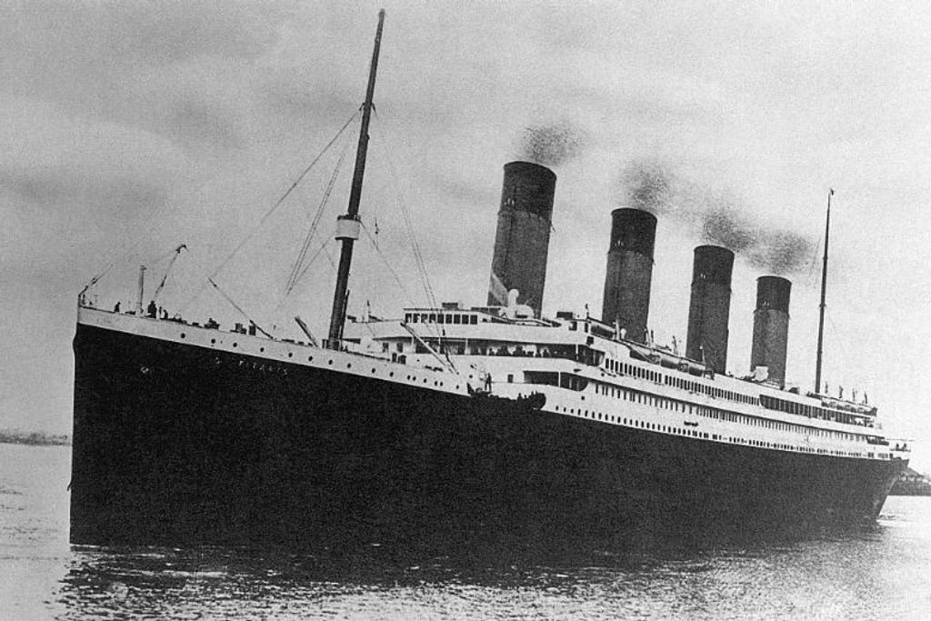 Titanic sunken shipwreck history 