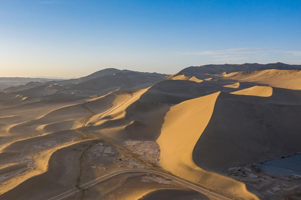 China singing sand dunes